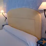 卡斯特尔欧西诺酒店 4*